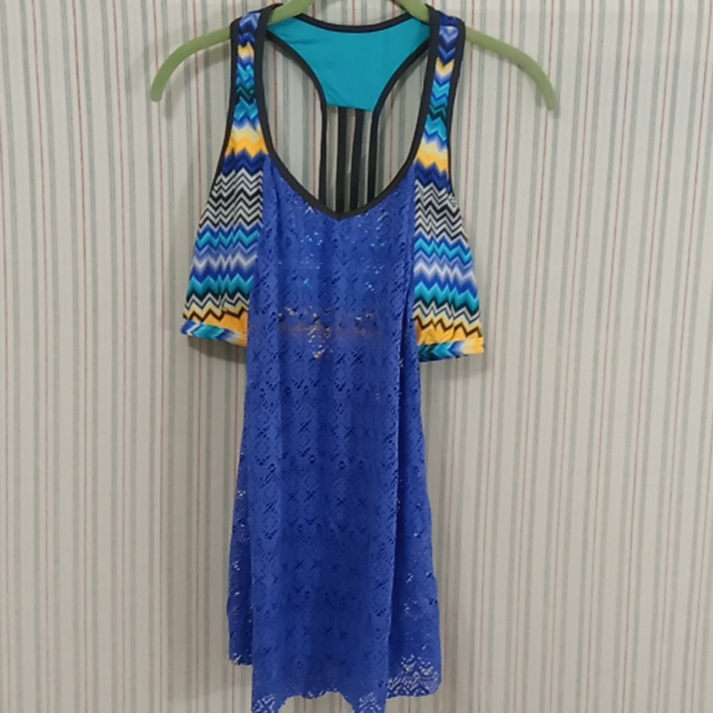 Periwinkle TankInA Top With Multi-Color Chevron Design Bra - Picture 2 of 8
